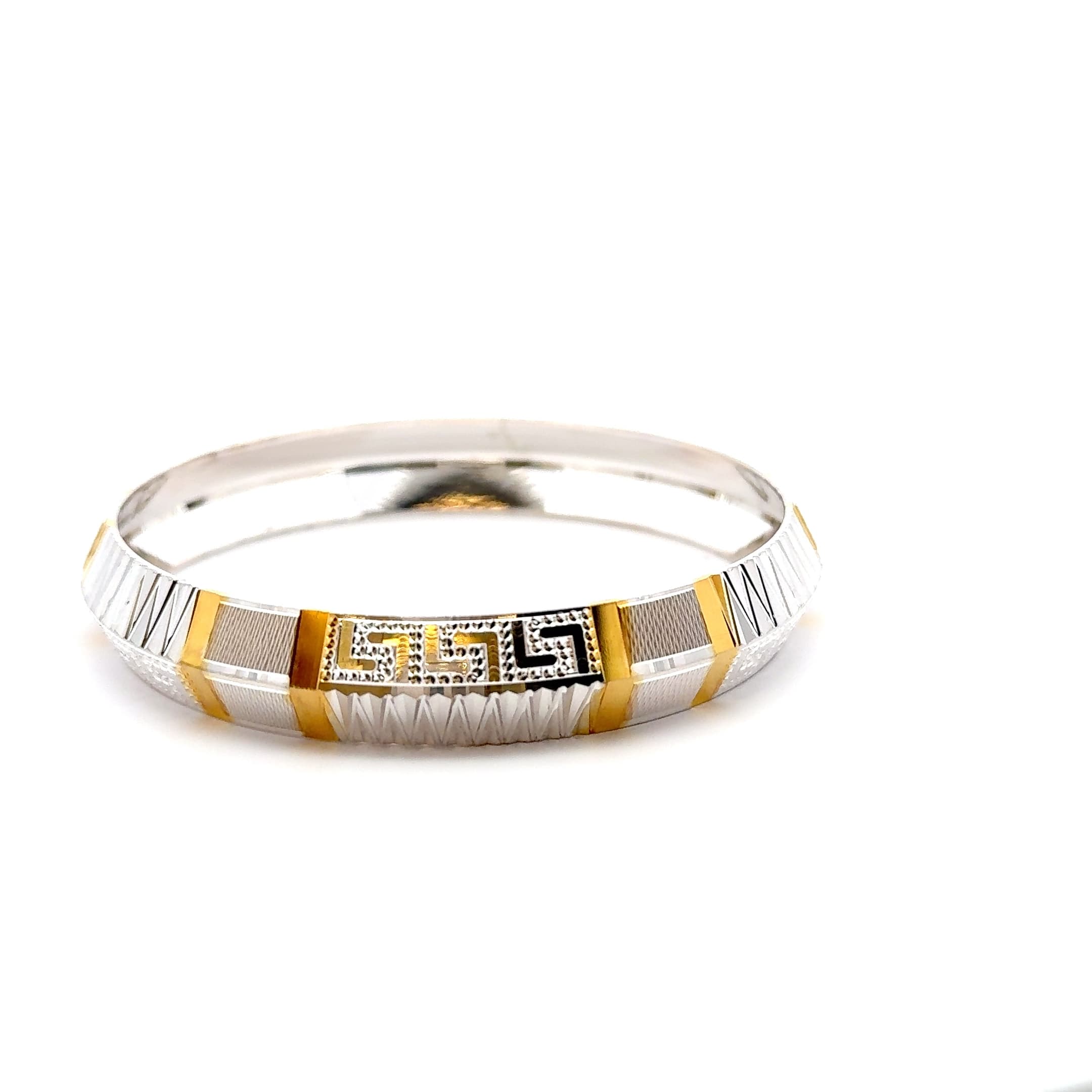 Diamond-Cut Patterned Bangle Bracelet in Silver